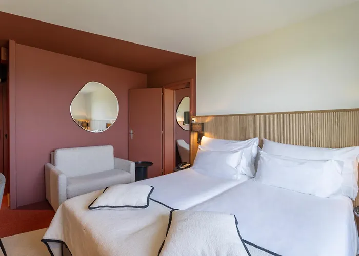 Everness Hotel & Resort